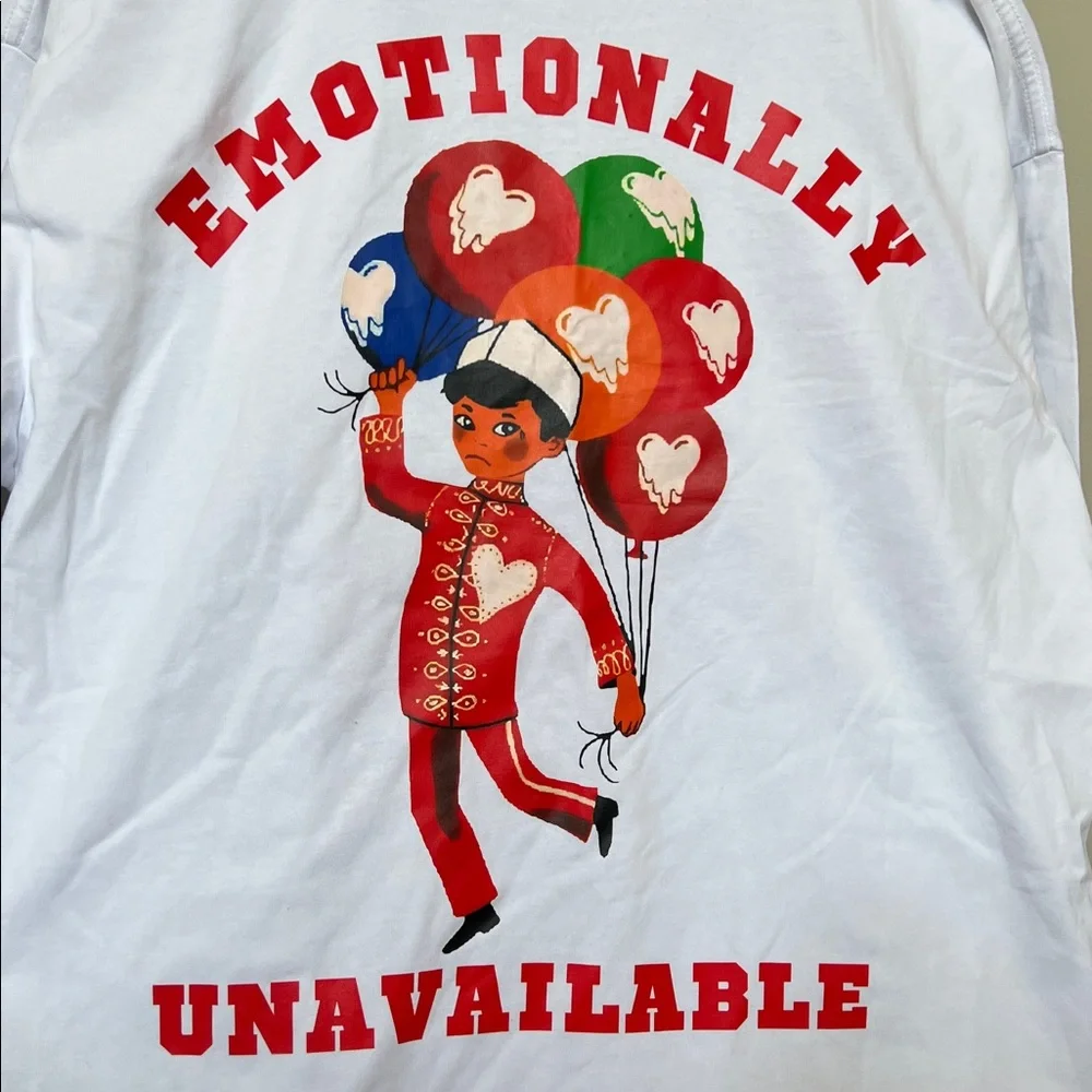 Emotionally Unavailable Balloon Boy Tee White Graphic Heart 100% Cotton XL NEW